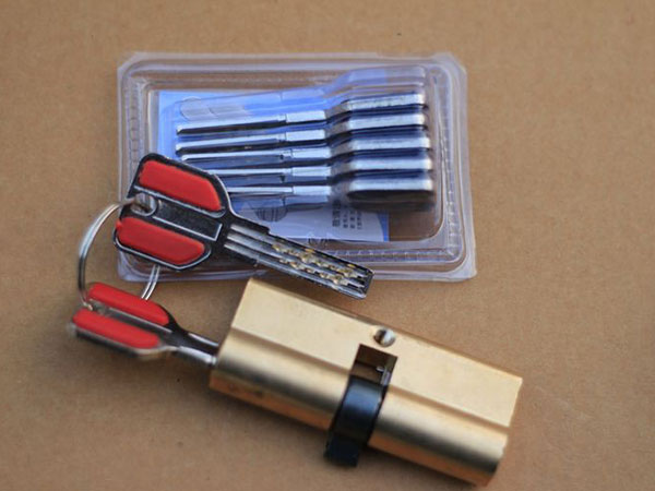 苍梧24小时上门开锁公司